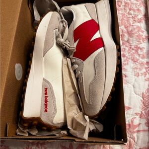 NWT Women’s New Balance Lifestyle Sneakers 8.5